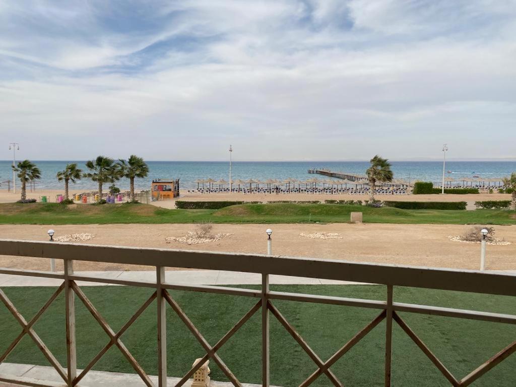Porto South Beach Royal Sea View Families صف اول بحر مباشر Ain Sukhna Exterior foto
